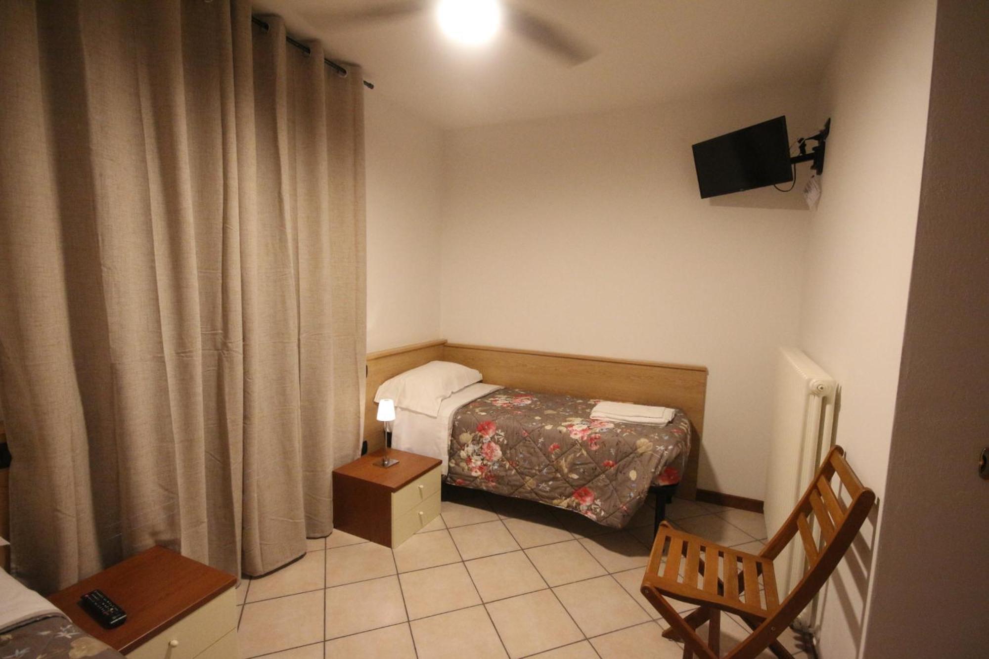 B&B Casa Wanda Since 1999 Riva del Garda Room photo