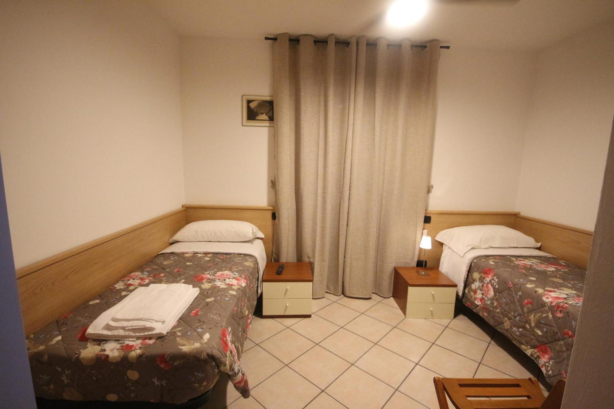 B&B Casa Wanda Since 1999 Riva del Garda Room photo