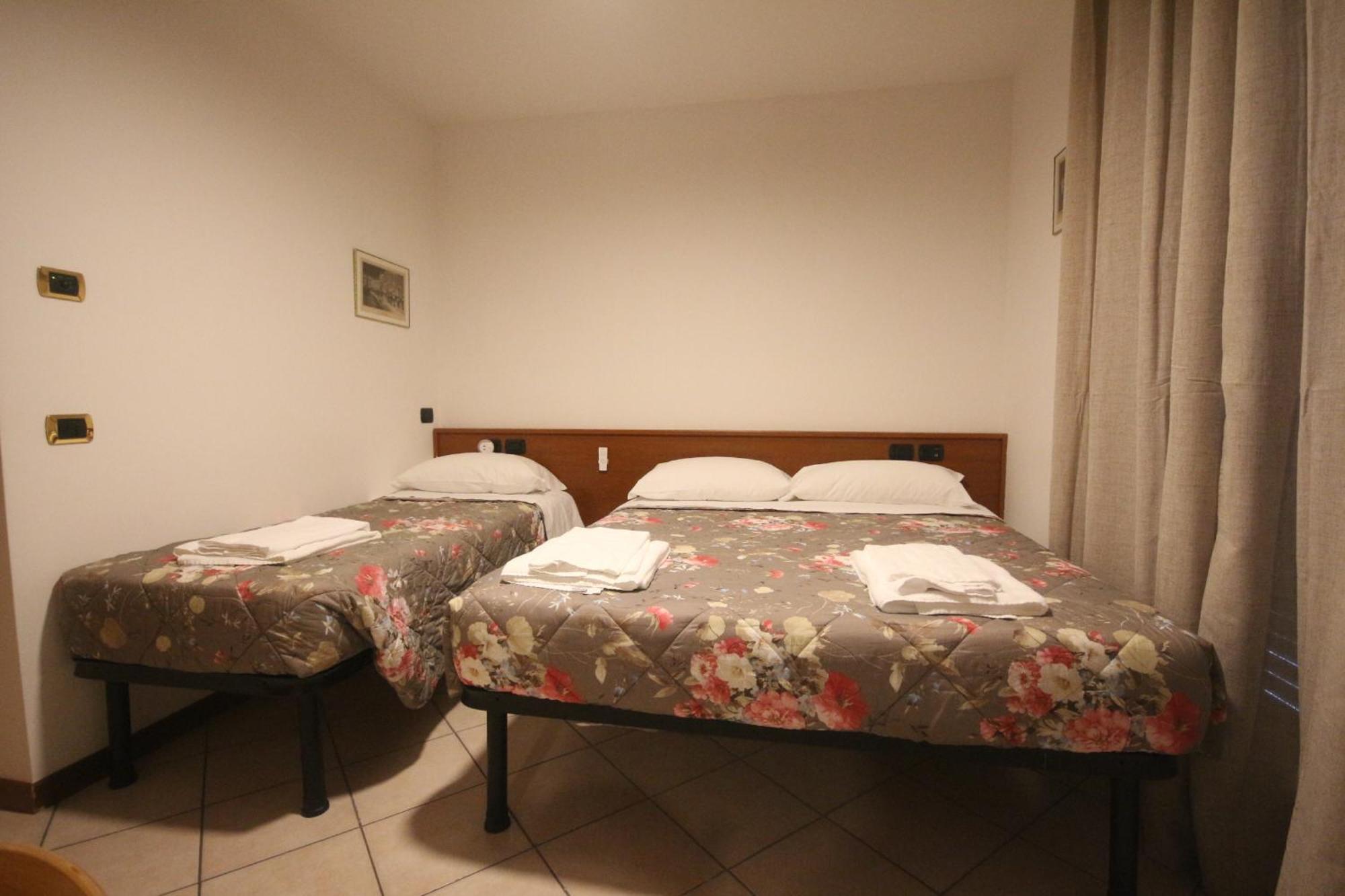 B&B Casa Wanda Since 1999 Riva del Garda Room photo