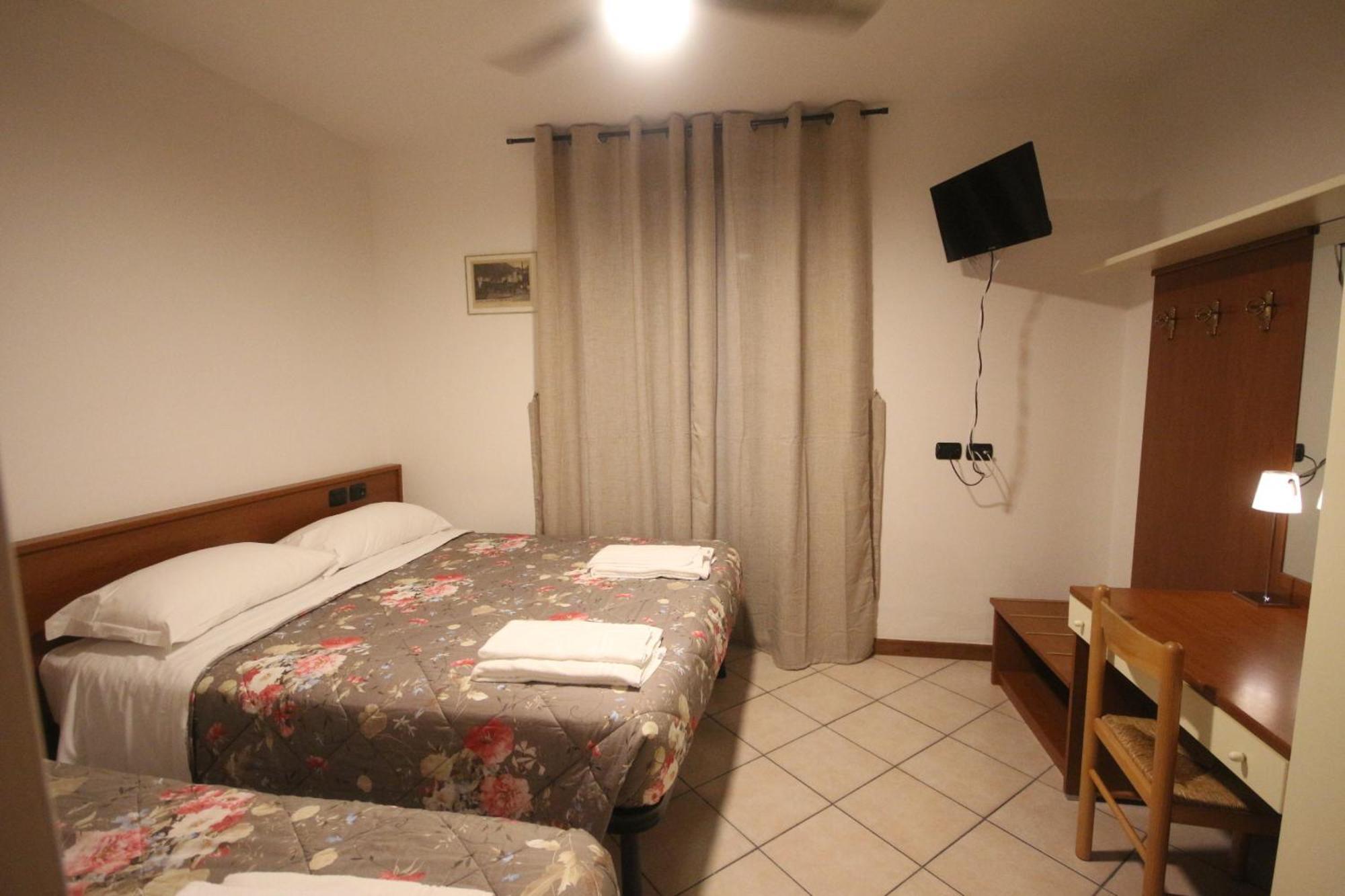 B&B Casa Wanda Since 1999 Riva del Garda Room photo
